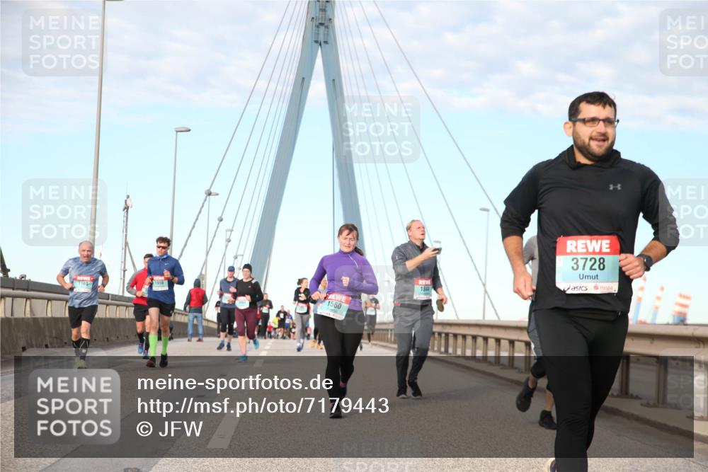 03.10.2024 - Köhlbrandbrückenlauf Jannik Wohlers http://msf.ph/oto/7179443 03.10.2024 09:43:22 Position 2 1844, 1910, 1560, 1168, 3728 meine-sportfotos.de