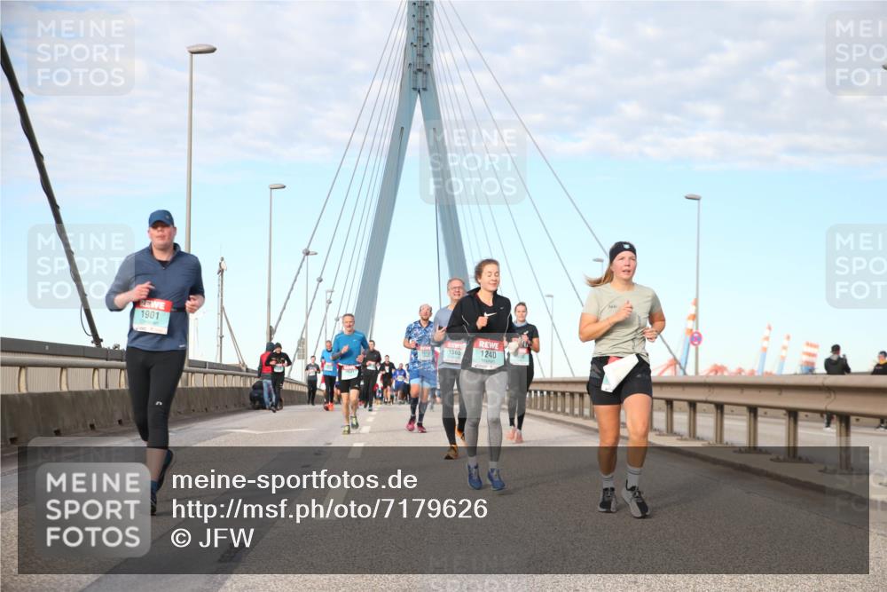03.10.2024 - Köhlbrandbrückenlauf Jannik Wohlers http://msf.ph/oto/7179626 03.10.2024 09:43:28 Position 2 1901, 1565, 1240 meine-sportfotos.de
