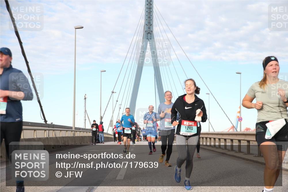 03.10.2024 - Köhlbrandbrückenlauf Jannik Wohlers http://msf.ph/oto/7179639 03.10.2024 09:43:29 Position 2 1541, 156, 1513, 1240 meine-sportfotos.de