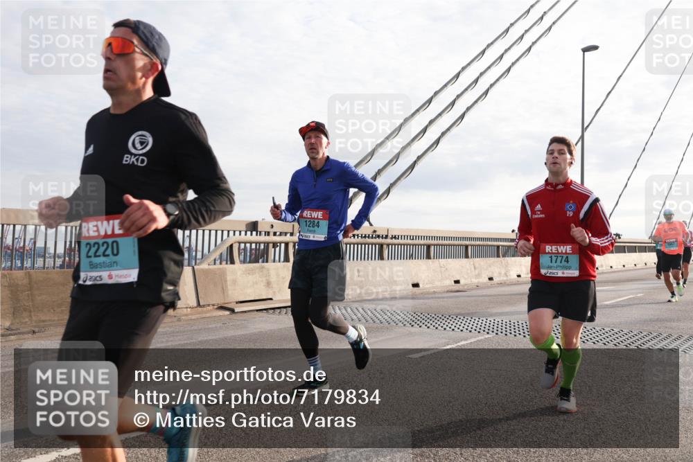 03.10.2024 - Köhlbrandbrückenlauf Matties Gatica Varas http://msf.ph/oto/7179834 03.10.2024 09:24:20 Position 2 2220, 1284, 19, 1774 meine-sportfotos.de