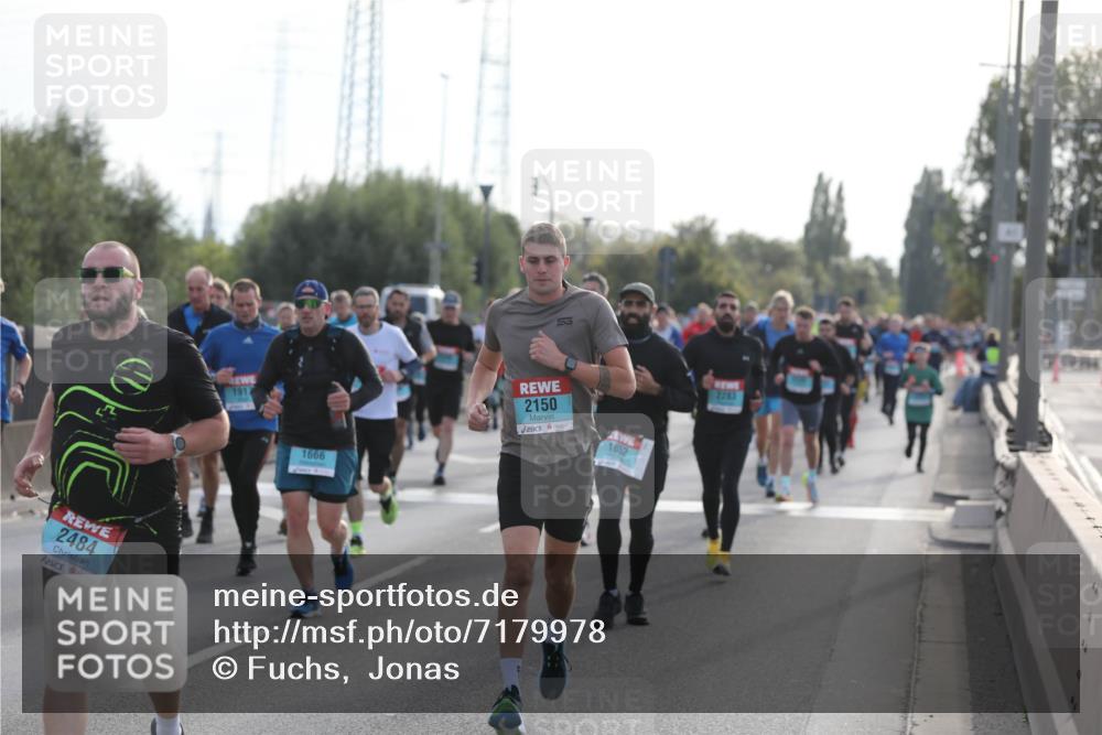 03.10.2024 - Köhlbrandbrückenlauf Fuchs,  Jonas http://msf.ph/oto/7179978 03.10.2024 09:15:41 Position 3 2484, 2150, 1852, 1666, 2283 meine-sportfotos.de