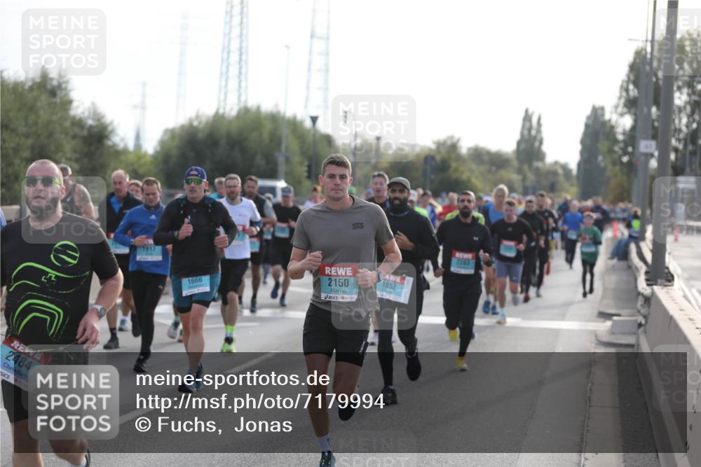 03.10.2024 - Köhlbrandbrückenlauf Fuchs,  Jonas http://msf.ph/oto/7179994 03.10.2024 09:15:41 Position 3 2484, 1917, 1666, 2150, 1852, 2283 meine-sportfotos.de