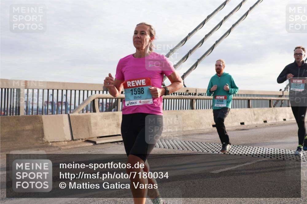 03.10.2024 - Köhlbrandbrückenlauf Matties Gatica Varas http://msf.ph/oto/7180034 03.10.2024 09:24:25 Position 2 1598, 1208, 1690 meine-sportfotos.de