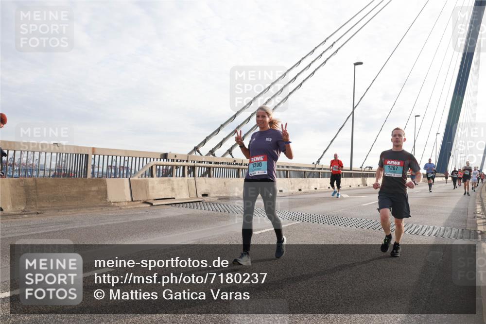 03.10.2024 - Köhlbrandbrückenlauf Matties Gatica Varas http://msf.ph/oto/7180237 03.10.2024 09:24:29 Position 2 1390, 1207 meine-sportfotos.de