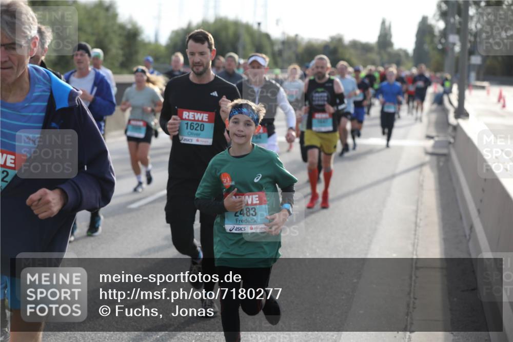 03.10.2024 - Köhlbrandbrückenlauf Fuchs,  Jonas http://msf.ph/oto/7180277 03.10.2024 09:15:51 Position 3 2, 1620, 483 meine-sportfotos.de