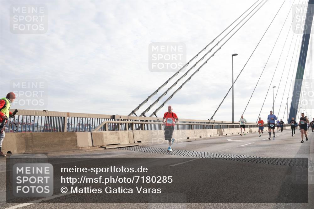 03.10.2024 - Köhlbrandbrückenlauf Matties Gatica Varas http://msf.ph/oto/7180285 03.10.2024 09:24:31 Position 2  meine-sportfotos.de