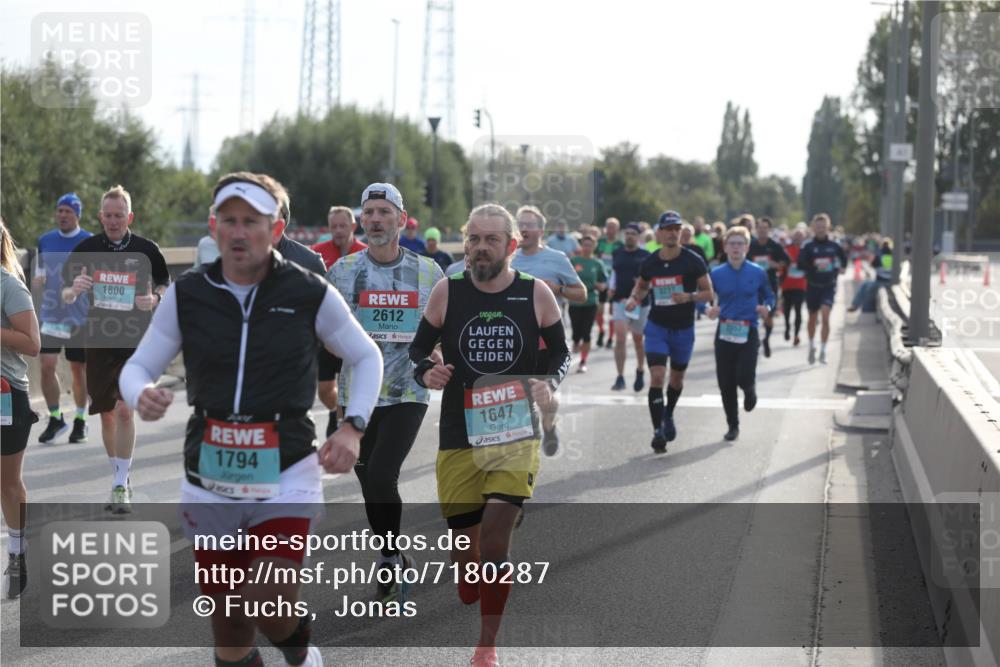 03.10.2024 - Köhlbrandbrückenlauf Fuchs,  Jonas http://msf.ph/oto/7180287 03.10.2024 09:15:52 Position 3 1800, 1794, 2612, 3237, 1647 meine-sportfotos.de