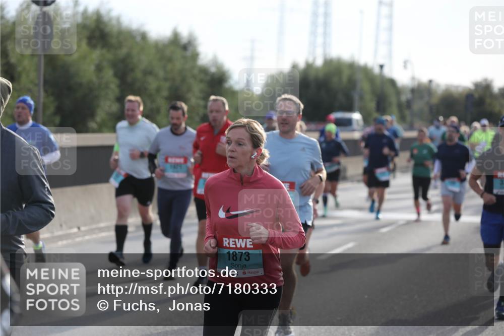 03.10.2024 - Köhlbrandbrückenlauf Fuchs,  Jonas http://msf.ph/oto/7180333 03.10.2024 09:15:55 Position 3 1873 meine-sportfotos.de