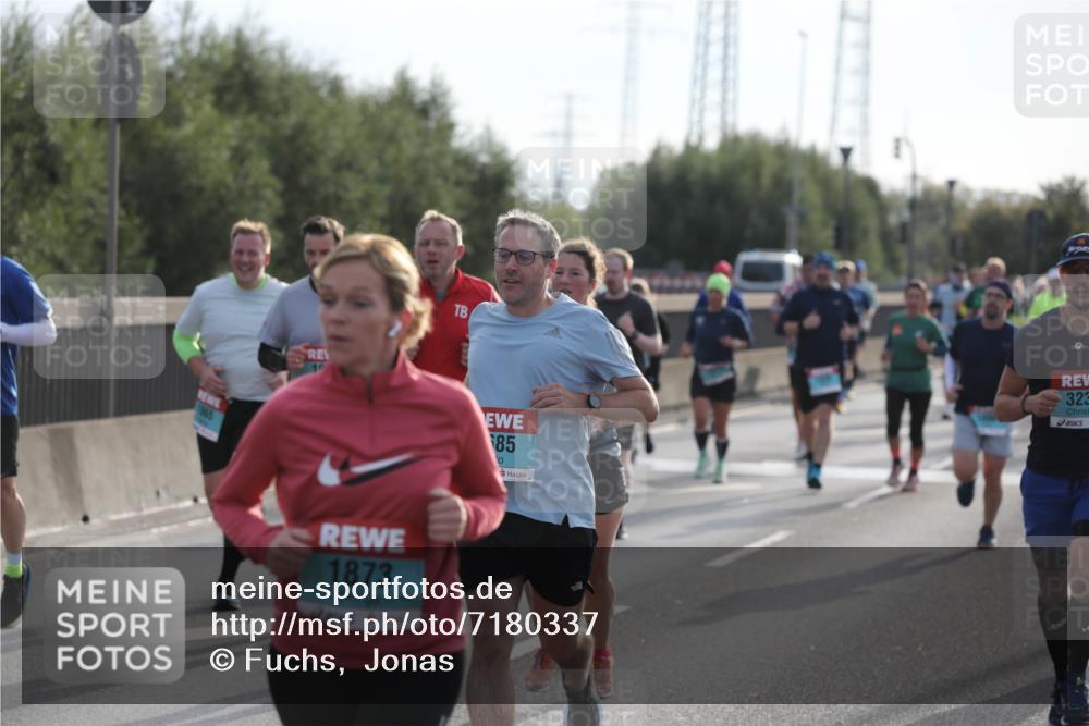 03.10.2024 - Köhlbrandbrückenlauf Fuchs,  Jonas http://msf.ph/oto/7180337 03.10.2024 09:15:55 Position 3 1873, 85, 323 meine-sportfotos.de