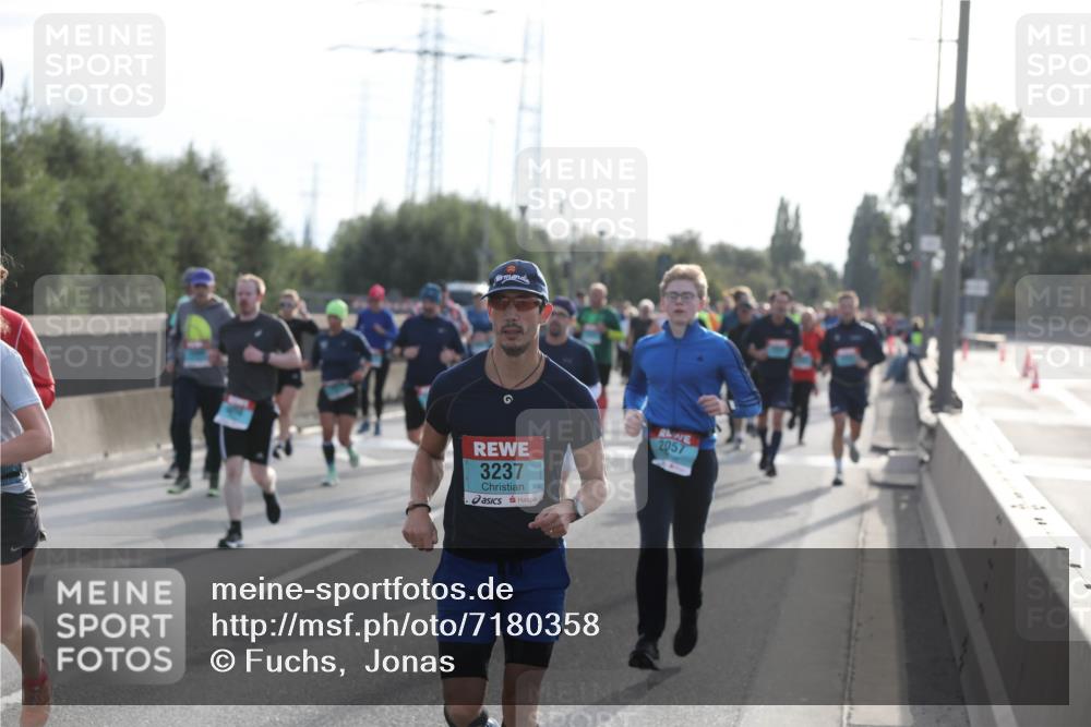 03.10.2024 - Köhlbrandbrückenlauf Fuchs,  Jonas http://msf.ph/oto/7180358 03.10.2024 09:15:57 Position 3 3237, 2057 meine-sportfotos.de