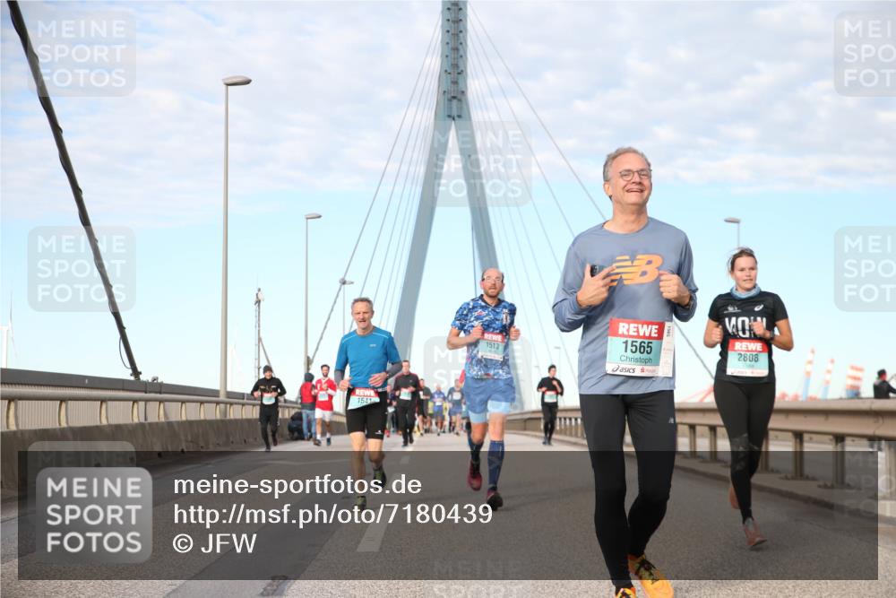 03.10.2024 - Köhlbrandbrückenlauf Jannik Wohlers http://msf.ph/oto/7180439 03.10.2024 09:43:31 Position 2 1541, 1513, 1565, 2808 meine-sportfotos.de