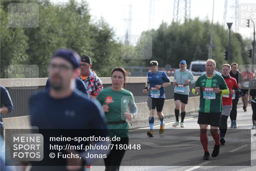 03.10.2024 - Köhlbrandbrückenlauf Fuchs,  Jonas http://msf.ph/oto/7180448 03.10.2024 09:16:00 Position 3 1376, 2078, 1679 meine-sportfotos.de