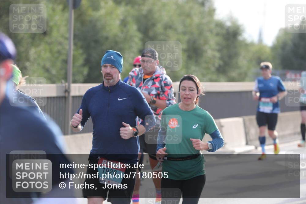 03.10.2024 - Köhlbrandbrückenlauf Fuchs,  Jonas http://msf.ph/oto/7180505 03.10.2024 09:16:01 Position 3 1926 meine-sportfotos.de
