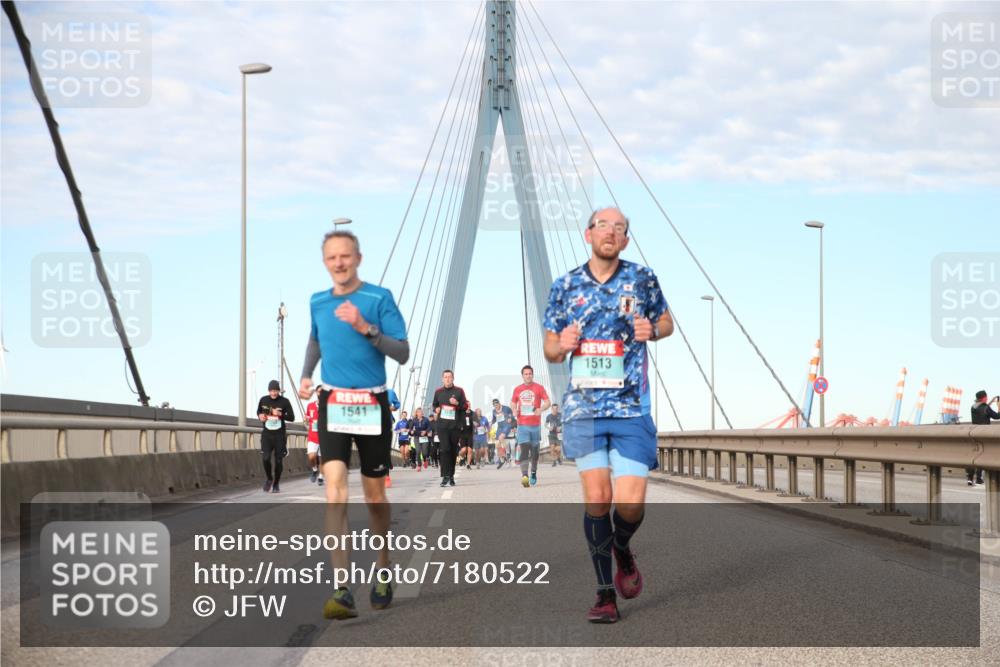 03.10.2024 - Köhlbrandbrückenlauf Jannik Wohlers http://msf.ph/oto/7180522 03.10.2024 09:43:32 Position 2 1541, 1513 meine-sportfotos.de