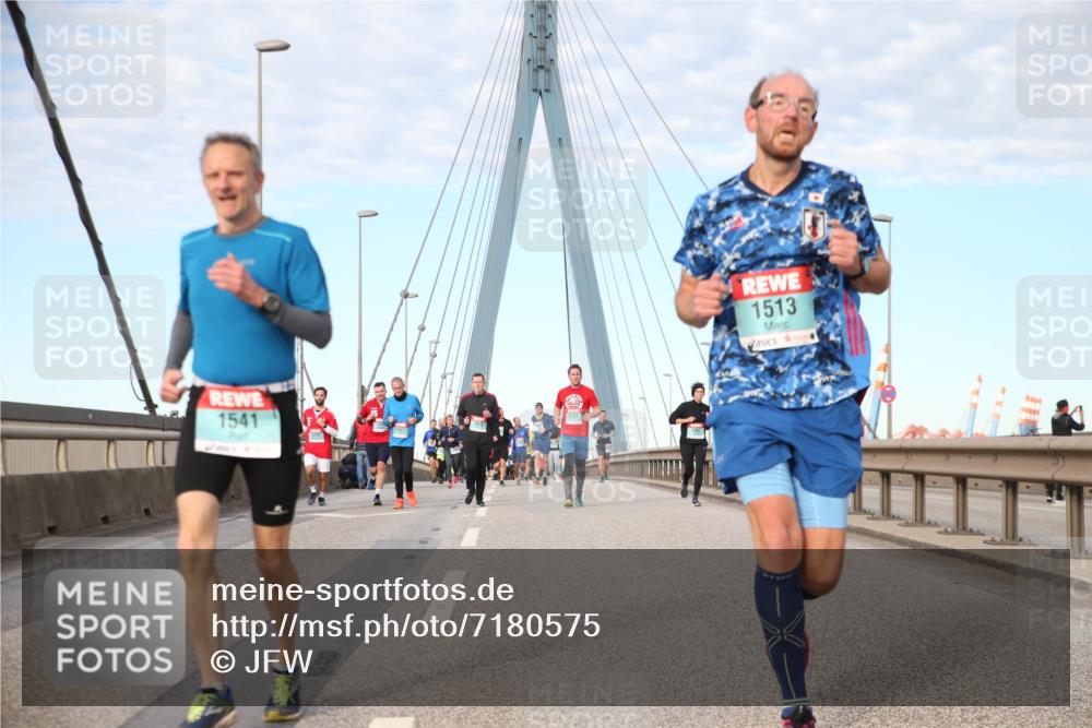 03.10.2024 - Köhlbrandbrückenlauf Jannik Wohlers http://msf.ph/oto/7180575 03.10.2024 09:43:33 Position 2 1541, 1513 meine-sportfotos.de