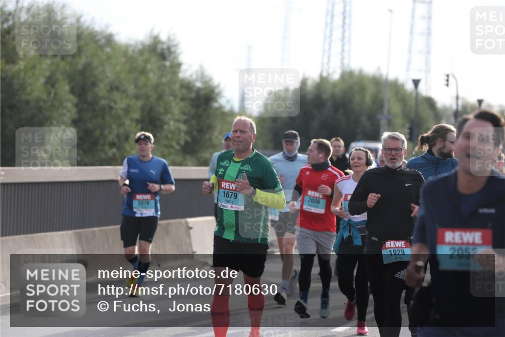 03.10.2024 - Köhlbrandbrückenlauf Fuchs,  Jonas http://msf.ph/oto/7180630 03.10.2024 09:16:03 Position 3 2078, 2006, 1679, 1929, 205 meine-sportfotos.de