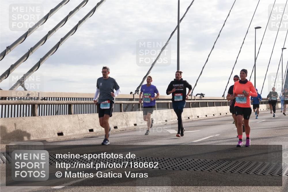 03.10.2024 - Köhlbrandbrückenlauf Matties Gatica Varas http://msf.ph/oto/7180662 03.10.2024 09:24:38 Position 2 1653, 1400, 1216, 1518 meine-sportfotos.de
