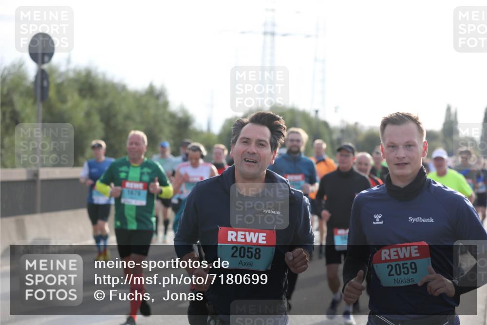 03.10.2024 - Köhlbrandbrückenlauf Fuchs,  Jonas http://msf.ph/oto/7180699 03.10.2024 09:16:04 Position 3 2058, 2059 meine-sportfotos.de