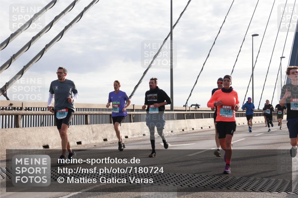 03.10.2024 - Köhlbrandbrückenlauf Matties Gatica Varas http://msf.ph/oto/7180724 03.10.2024 09:24:39 Position 2 1653, 1216, 203, 1400, 1518 meine-sportfotos.de