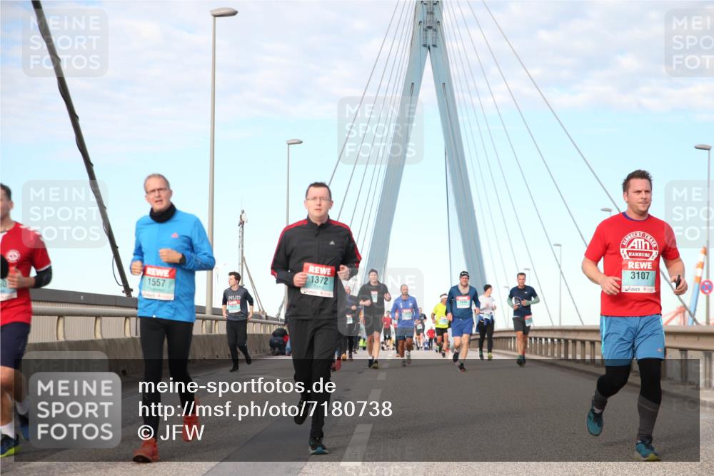 03.10.2024 - Köhlbrandbrückenlauf Jannik Wohlers http://msf.ph/oto/7180738 03.10.2024 09:43:38 Position 2 1557, 1372, 1915, 1649, 3107 meine-sportfotos.de