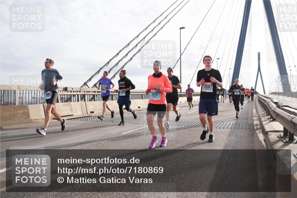03.10.2024 - Köhlbrandbrückenlauf Matties Gatica Varas http://msf.ph/oto/7180869 03.10.2024 09:24:41 Position 2 1653, 1400, 1518, 2035 meine-sportfotos.de