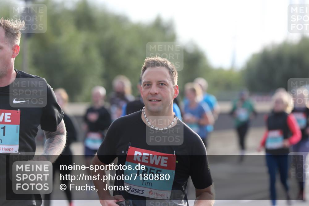 03.10.2024 - Köhlbrandbrückenlauf Fuchs,  Jonas http://msf.ph/oto/7180880 03.10.2024 09:17:00 Position 3 1, 1855, 10 meine-sportfotos.de