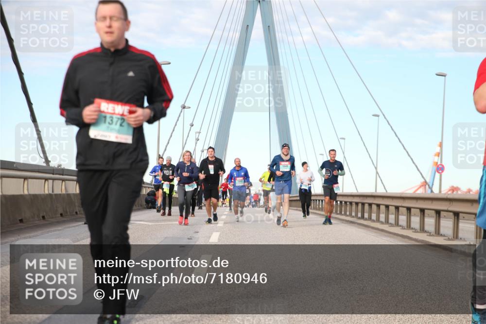 03.10.2024 - Köhlbrandbrückenlauf Jannik Wohlers http://msf.ph/oto/7180946 03.10.2024 09:43:39 Position 2 1372, 1649 meine-sportfotos.de