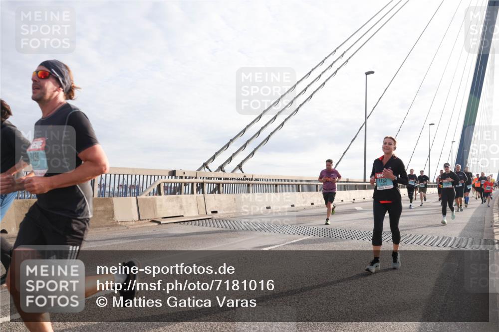 03.10.2024 - Köhlbrandbrückenlauf Matties Gatica Varas http://msf.ph/oto/7181016 03.10.2024 09:24:42 Position 2 2820, 1182 meine-sportfotos.de