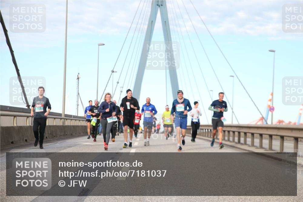 03.10.2024 - Köhlbrandbrückenlauf Jannik Wohlers http://msf.ph/oto/7181037 03.10.2024 09:43:41 Position 2 1915 meine-sportfotos.de