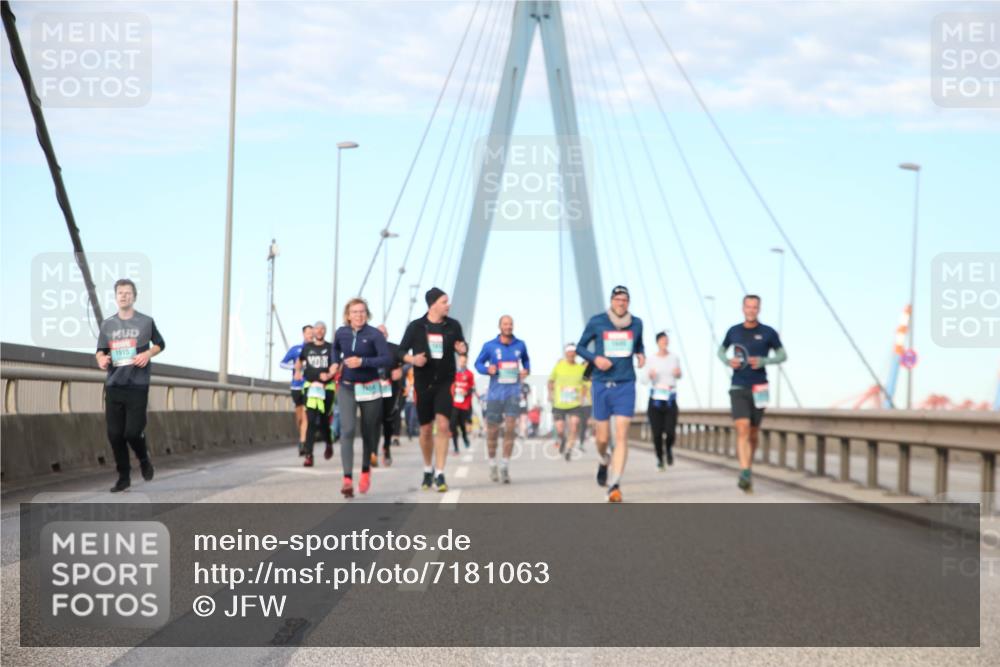 03.10.2024 - Köhlbrandbrückenlauf Jannik Wohlers http://msf.ph/oto/7181063 03.10.2024 09:43:41 Position 2 1915 meine-sportfotos.de