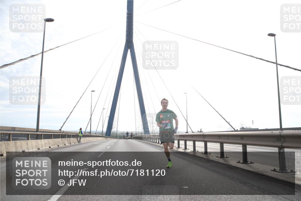 03.10.2024 - Köhlbrandbrückenlauf Jannik Wohlers http://msf.ph/oto/7181120 03.10.2024 09:17:05 Position 1  meine-sportfotos.de