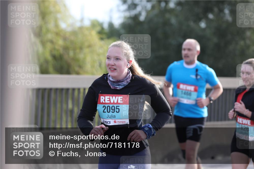 03.10.2024 - Köhlbrandbrückenlauf Fuchs,  Jonas http://msf.ph/oto/7181178 03.10.2024 09:17:07 Position 3 2095, 1406, 1826 meine-sportfotos.de