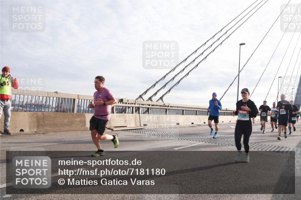 03.10.2024 - Köhlbrandbrückenlauf Matties Gatica Varas http://msf.ph/oto/7181180 03.10.2024 09:24:44 Position 2 1169 meine-sportfotos.de