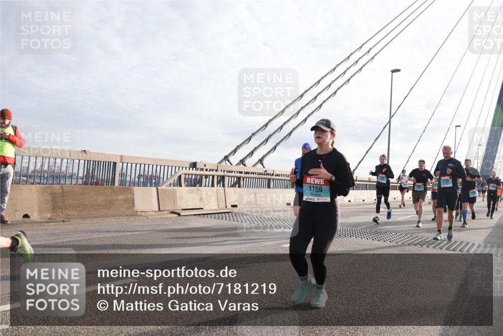 03.10.2024 - Köhlbrandbrückenlauf Matties Gatica Varas http://msf.ph/oto/7181219 03.10.2024 09:24:45 Position 2 1169, 1730 meine-sportfotos.de