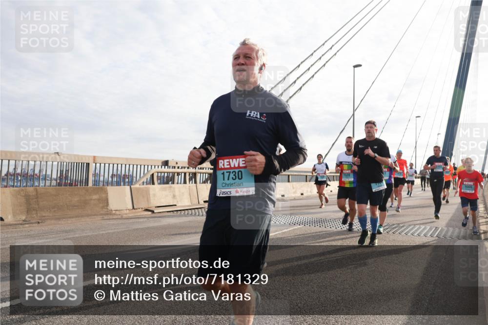 03.10.2024 - Köhlbrandbrückenlauf Matties Gatica Varas http://msf.ph/oto/7181329 03.10.2024 09:24:46 Position 2 1730, 1520, 1669 meine-sportfotos.de
