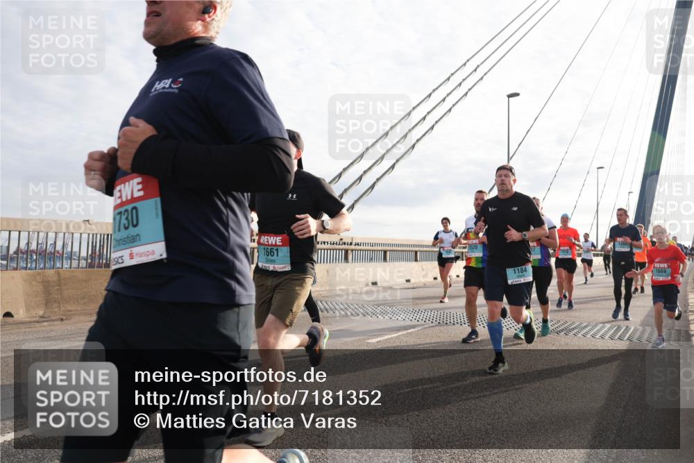 03.10.2024 - Köhlbrandbrückenlauf Matties Gatica Varas http://msf.ph/oto/7181352 03.10.2024 09:24:47 Position 2 730, 1661, 1520, 1184, 1670, 1669 meine-sportfotos.de