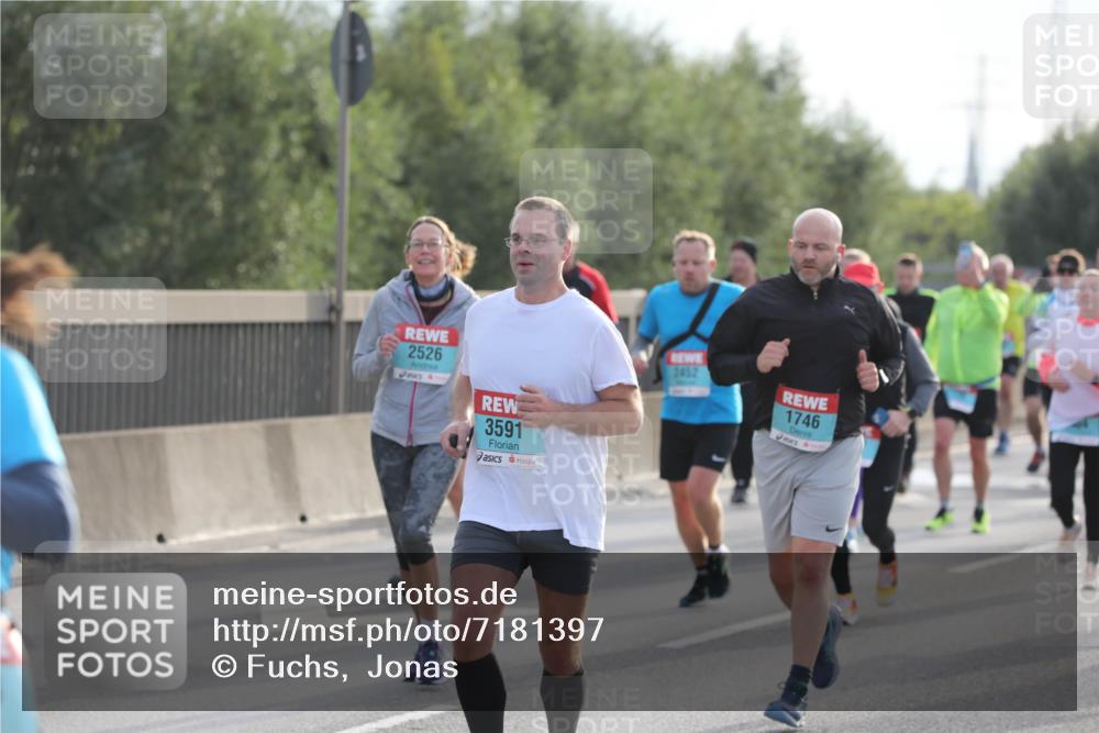 03.10.2024 - Köhlbrandbrückenlauf Fuchs,  Jonas http://msf.ph/oto/7181397 03.10.2024 09:17:14 Position 3 2526, 3591, 2452, 1746, 6 meine-sportfotos.de