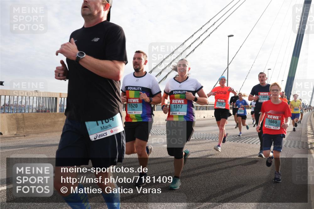 03.10.2024 - Köhlbrandbrückenlauf Matties Gatica Varas http://msf.ph/oto/7181409 03.10.2024 09:24:48 Position 2 1104, 1670, 1520, 1517, 1427, 1460, 1669 meine-sportfotos.de