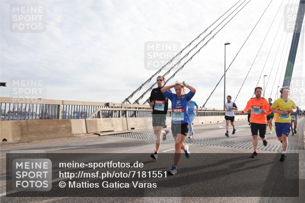 03.10.2024 - Köhlbrandbrückenlauf Matties Gatica Varas http://msf.ph/oto/7181551 03.10.2024 09:24:50 Position 2 1186, 1427, 2083, 84 meine-sportfotos.de