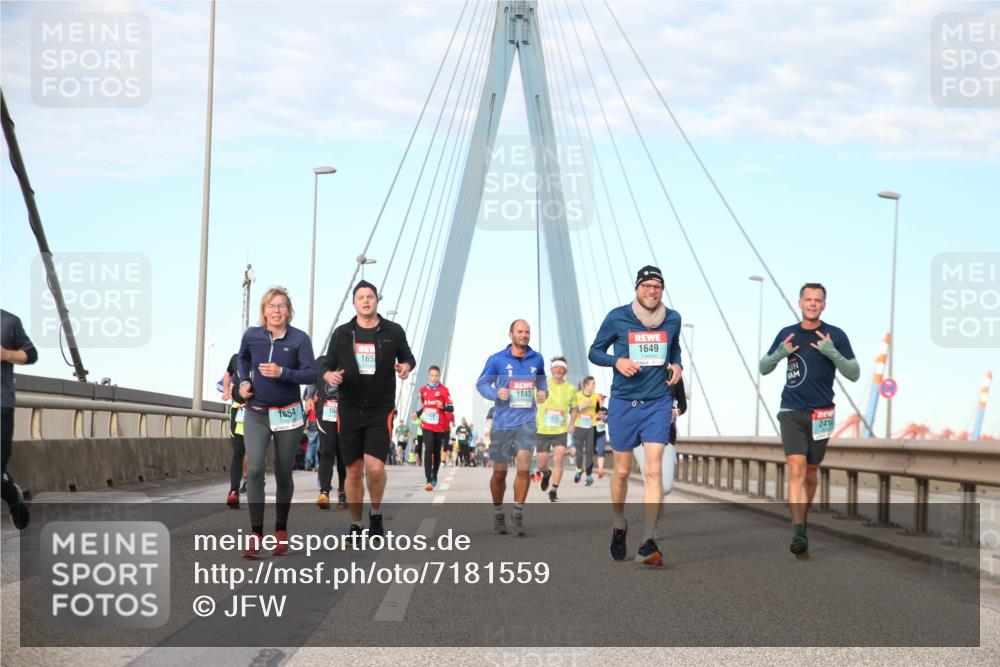 03.10.2024 - Köhlbrandbrückenlauf Jannik Wohlers http://msf.ph/oto/7181559 03.10.2024 09:43:42 Position 2 1654, 165, 1842, 1473, 1649, 2414 meine-sportfotos.de