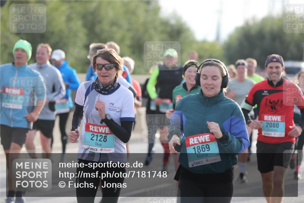 03.10.2024 - Köhlbrandbrückenlauf Fuchs,  Jonas http://msf.ph/oto/7181748 03.10.2024 09:17:21 Position 3 2608, 2128, 1869, 2080 meine-sportfotos.de