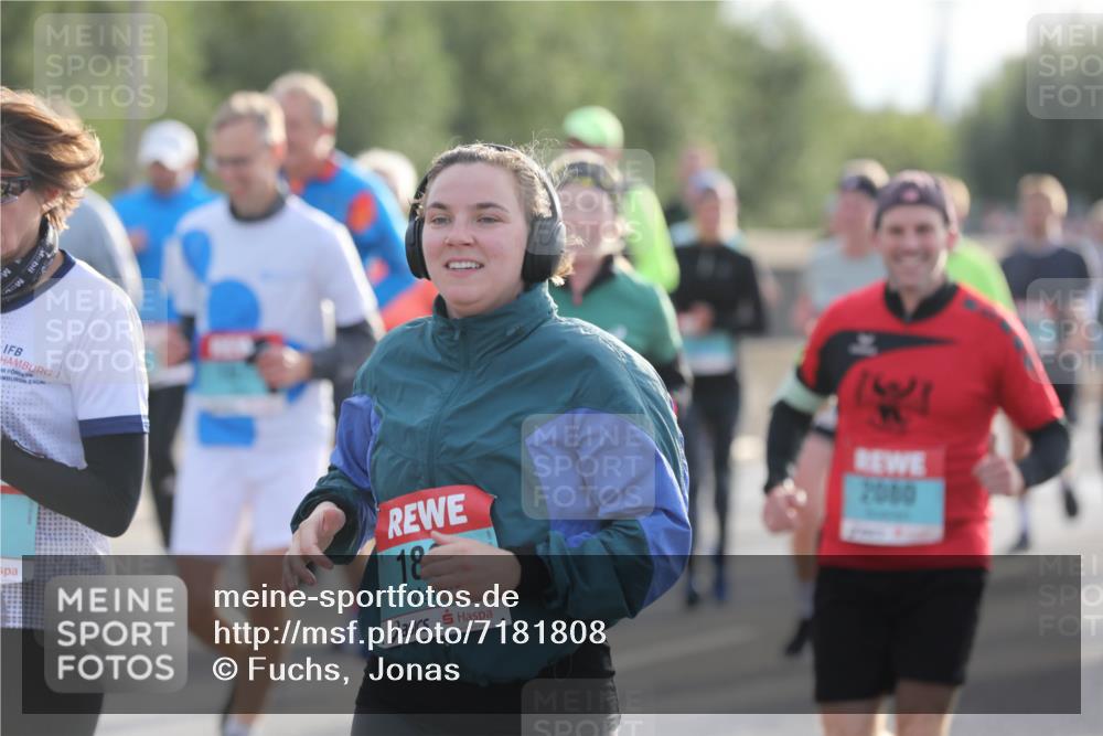 03.10.2024 - Köhlbrandbrückenlauf Fuchs,  Jonas http://msf.ph/oto/7181808 03.10.2024 09:17:22 Position 3 18, 3, 2000 meine-sportfotos.de