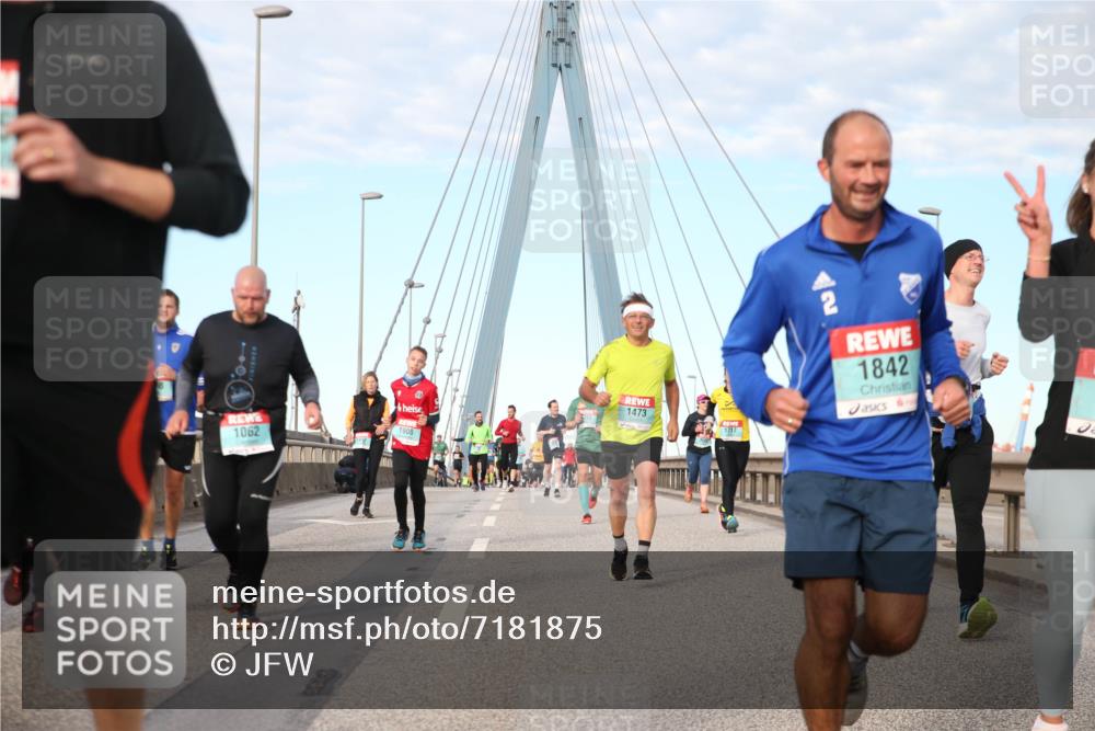 03.10.2024 - Köhlbrandbrückenlauf Jannik Wohlers http://msf.ph/oto/7181875 03.10.2024 09:43:46 Position 2 1062, 1908, 1473, 1717, 2, 1842 meine-sportfotos.de