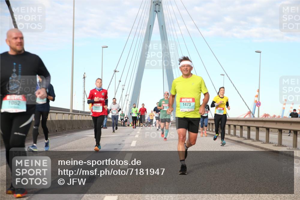 03.10.2024 - Köhlbrandbrückenlauf Jannik Wohlers http://msf.ph/oto/7181947 03.10.2024 09:43:47 Position 2 1062, 1908, 753, 1473, 1717 meine-sportfotos.de