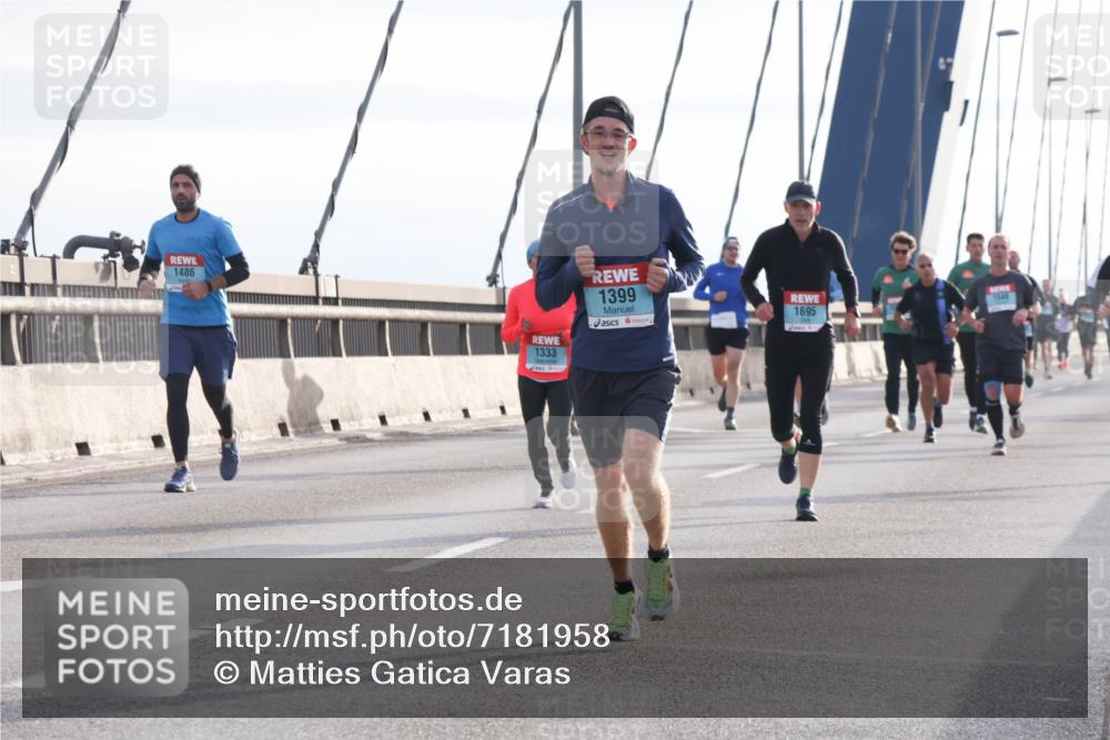 03.10.2024 - Köhlbrandbrückenlauf Matties Gatica Varas http://msf.ph/oto/7181958 03.10.2024 09:24:58 Position 2 1486, 1333, 1399, 1548, 1695 meine-sportfotos.de