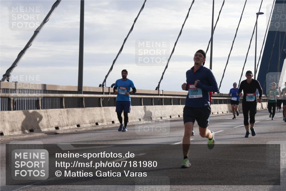 03.10.2024 - Köhlbrandbrückenlauf Matties Gatica Varas http://msf.ph/oto/7181980 03.10.2024 09:24:58 Position 2 1486, 1399, 1695 meine-sportfotos.de