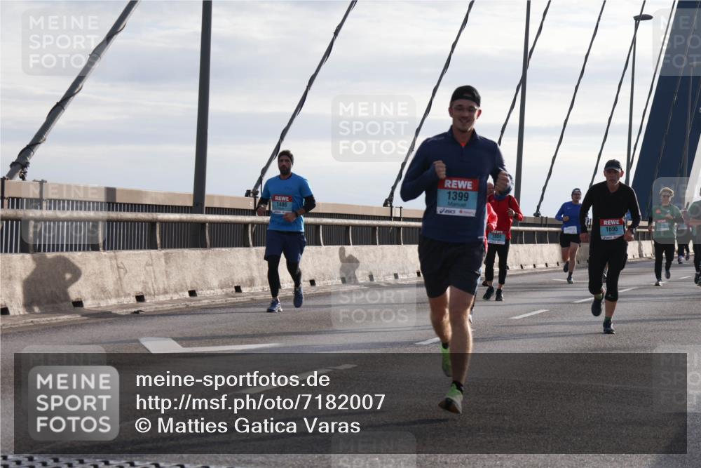 03.10.2024 - Köhlbrandbrückenlauf Matties Gatica Varas http://msf.ph/oto/7182007 03.10.2024 09:24:58 Position 2 1399, 1486, 1504, 1695 meine-sportfotos.de