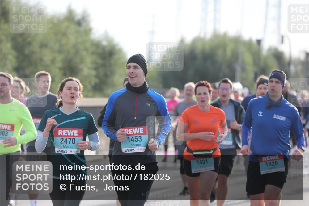 03.10.2024 - Köhlbrandbrückenlauf Fuchs,  Jonas http://msf.ph/oto/7182025 03.10.2024 09:17:25 Position 3 583, 2470, 1453, 1431, 1820 meine-sportfotos.de