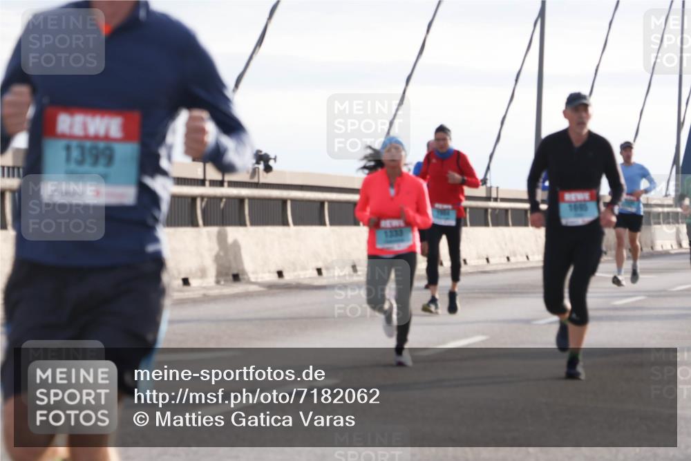03.10.2024 - Köhlbrandbrückenlauf Matties Gatica Varas http://msf.ph/oto/7182062 03.10.2024 09:25:00 Position 2 1399 meine-sportfotos.de