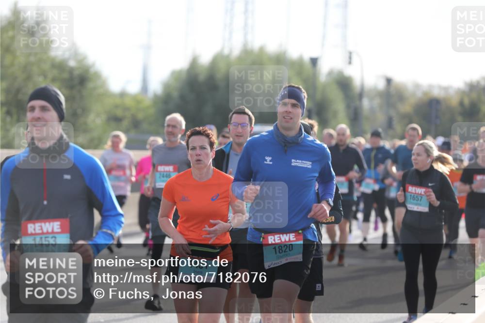 03.10.2024 - Köhlbrandbrückenlauf Fuchs,  Jonas http://msf.ph/oto/7182076 03.10.2024 09:17:26 Position 3 1453, 2446, 1431, 1820, 1657 meine-sportfotos.de